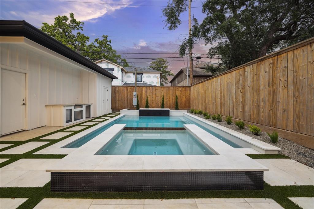 1550 Gardenia Drive, Houston, Texas image 30