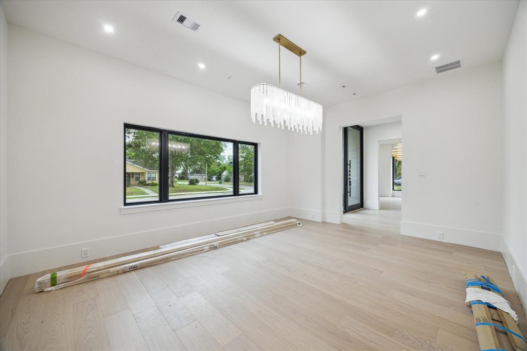 1550 Gardenia Drive, Houston, Texas image 7
