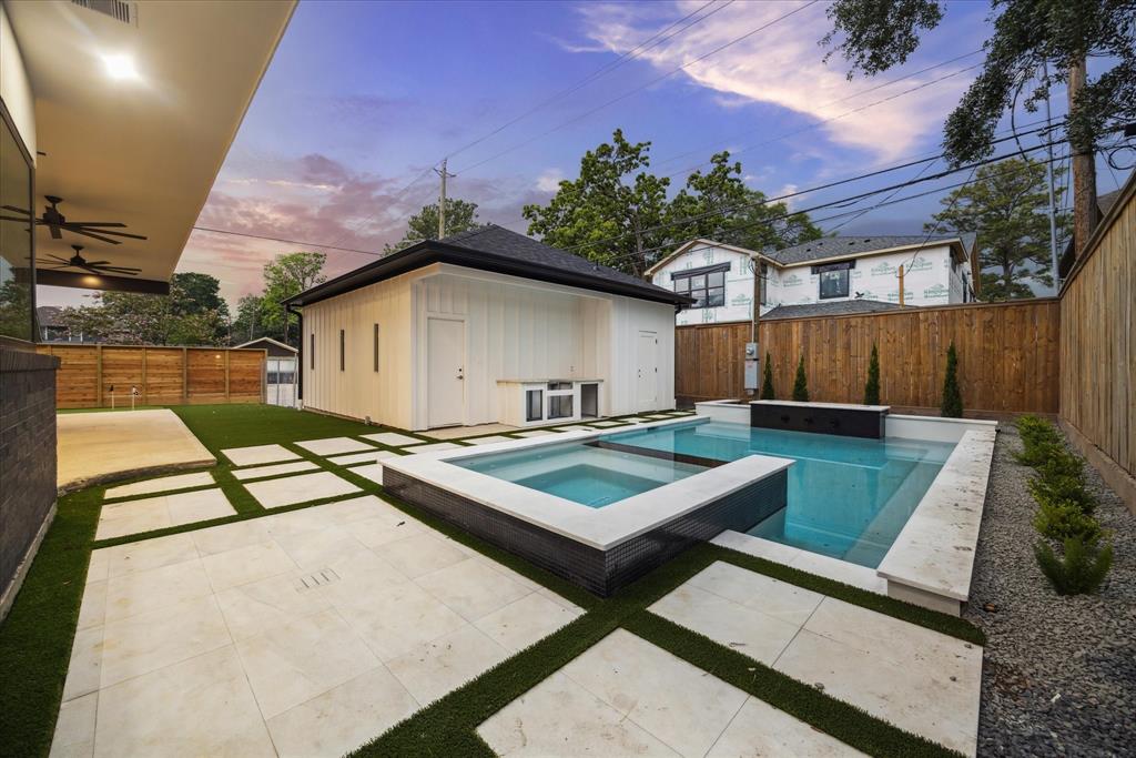 1550 Gardenia Drive, Houston, Texas image 31
