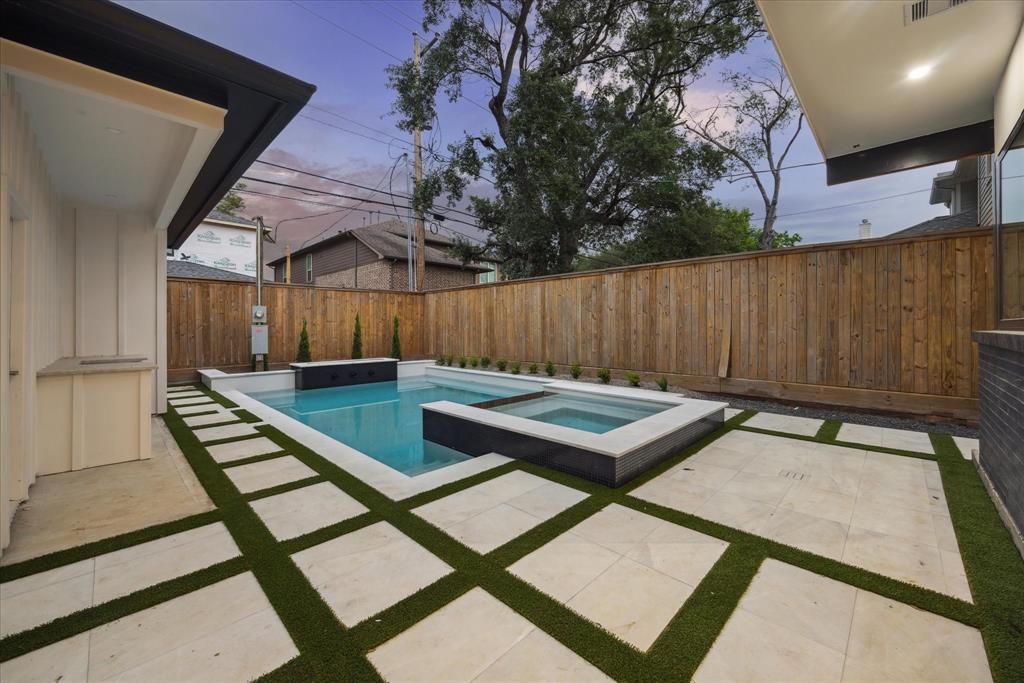 1550 Gardenia Drive, Houston, Texas image 29