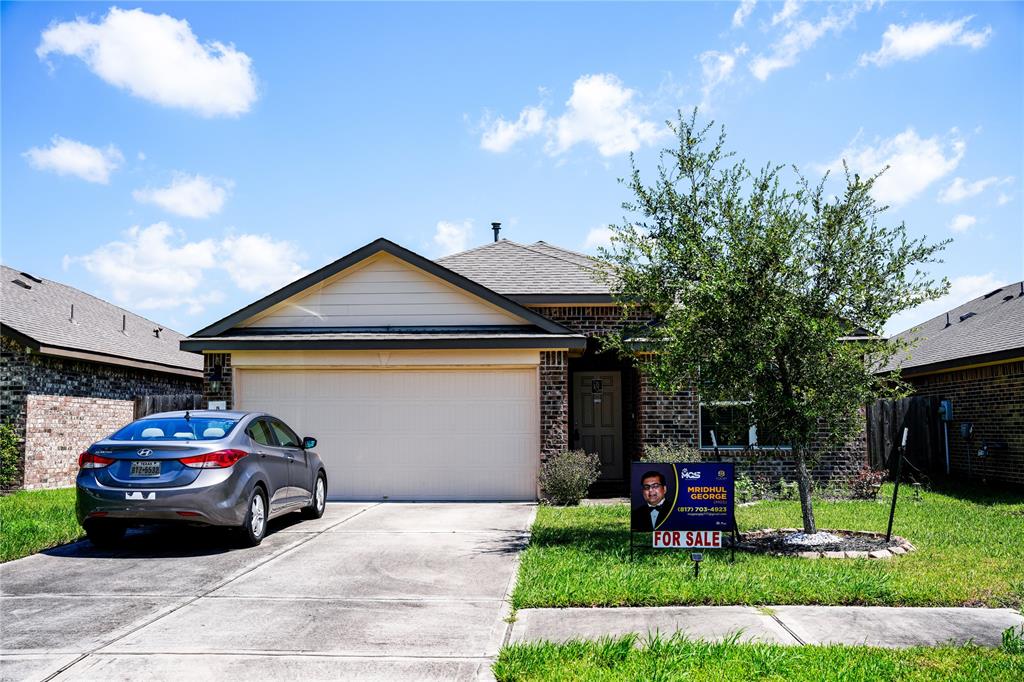 8027 Ecru Lane, Rosharon, Texas image 1