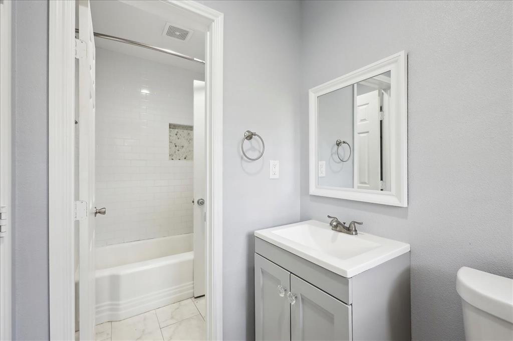 4760 Lanark Lane, Beaumont, Texas image 11