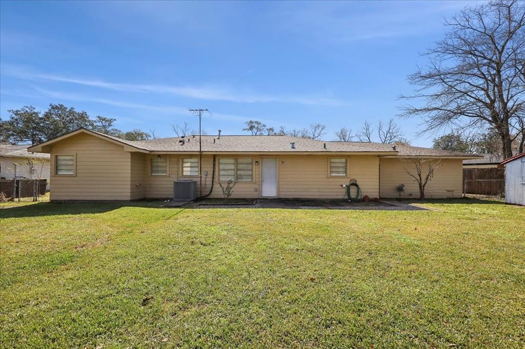 4760 Lanark Lane, Beaumont, Texas image 18