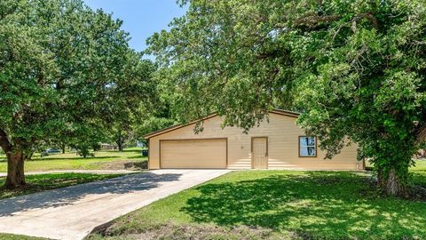 Single Family Residence in Point Blank TX 121 Lakeview Drive 30.jpg