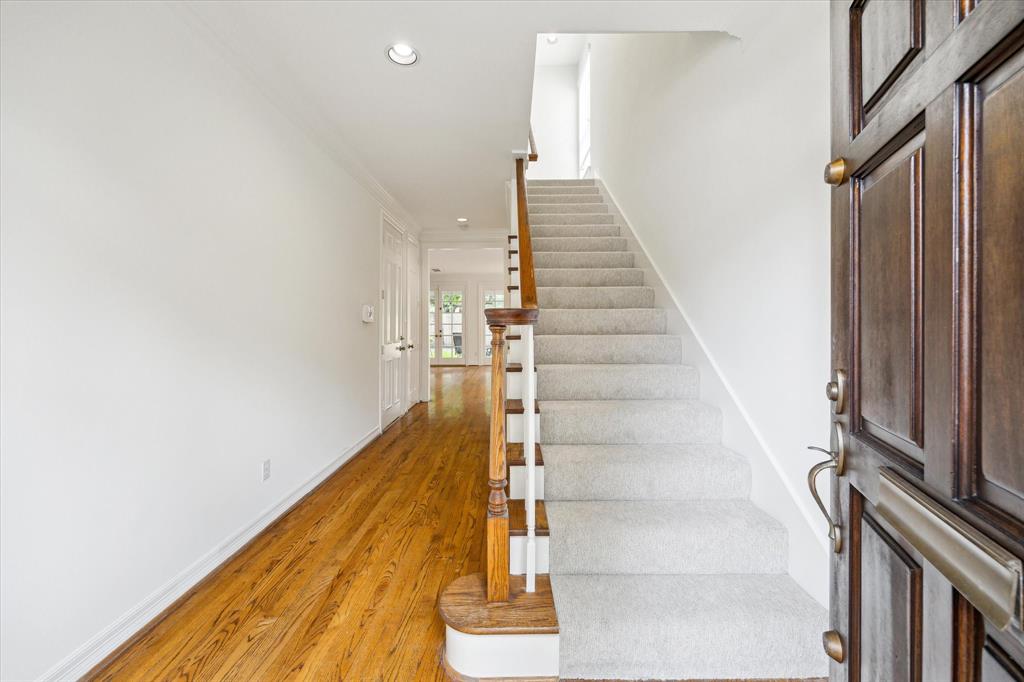 5553 Beverlyhill Street, Houston, Texas image 7