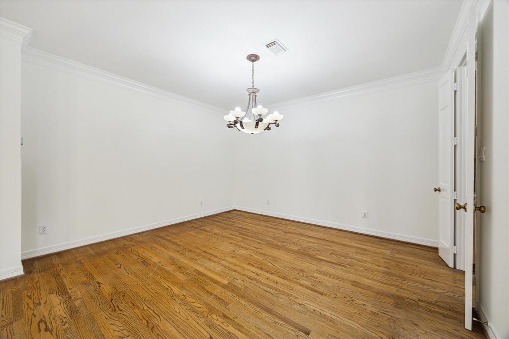 5553 Beverlyhill Street, Houston, Texas image 9