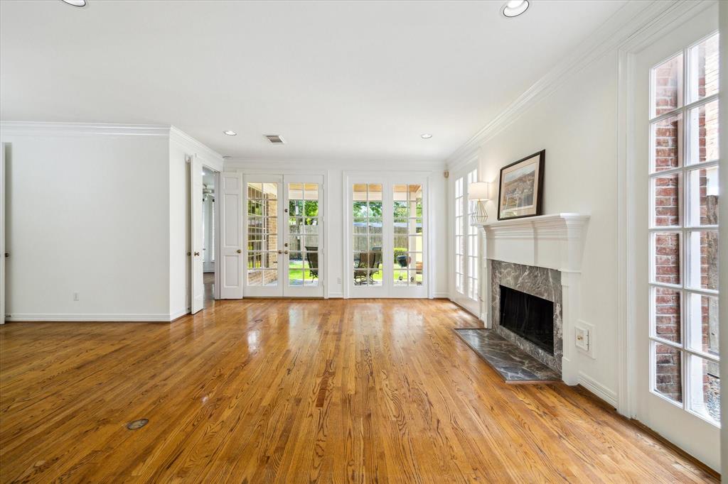 5553 Beverlyhill Street, Houston, Texas image 8