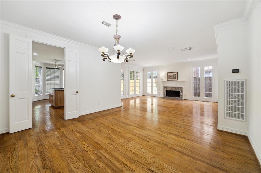 5553 Beverlyhill Street, Houston, Texas image 4