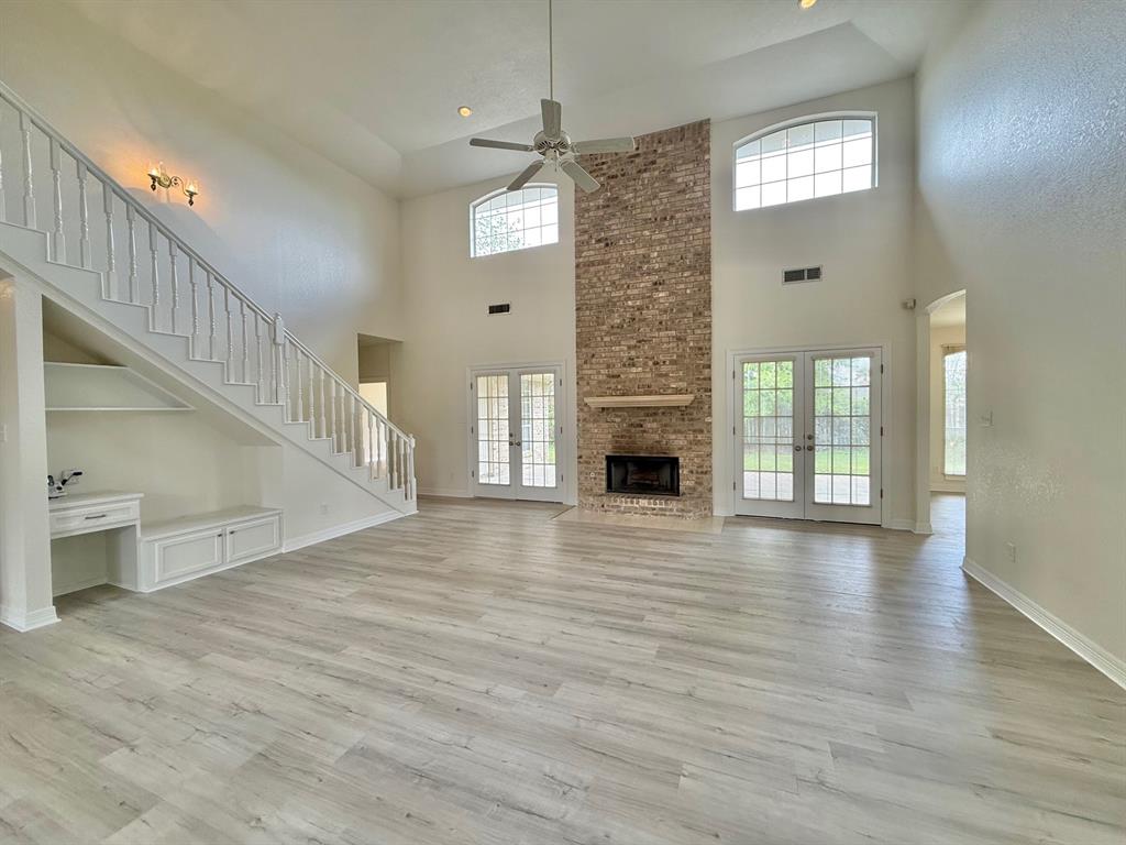 302 Buckingham Drive, Port Neches, Texas image 8