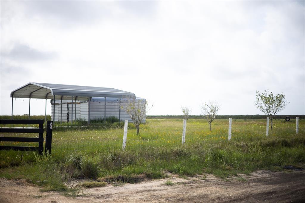 2757 Fairway Road, Angleton, Texas image 1