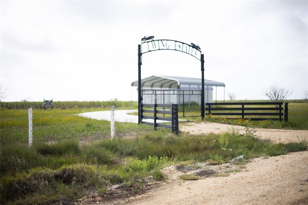 2757 Fairway Road, Angleton, Texas image 3