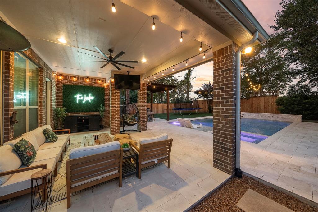 8442 Horsepen Bend Drive, Conroe, Texas image 1