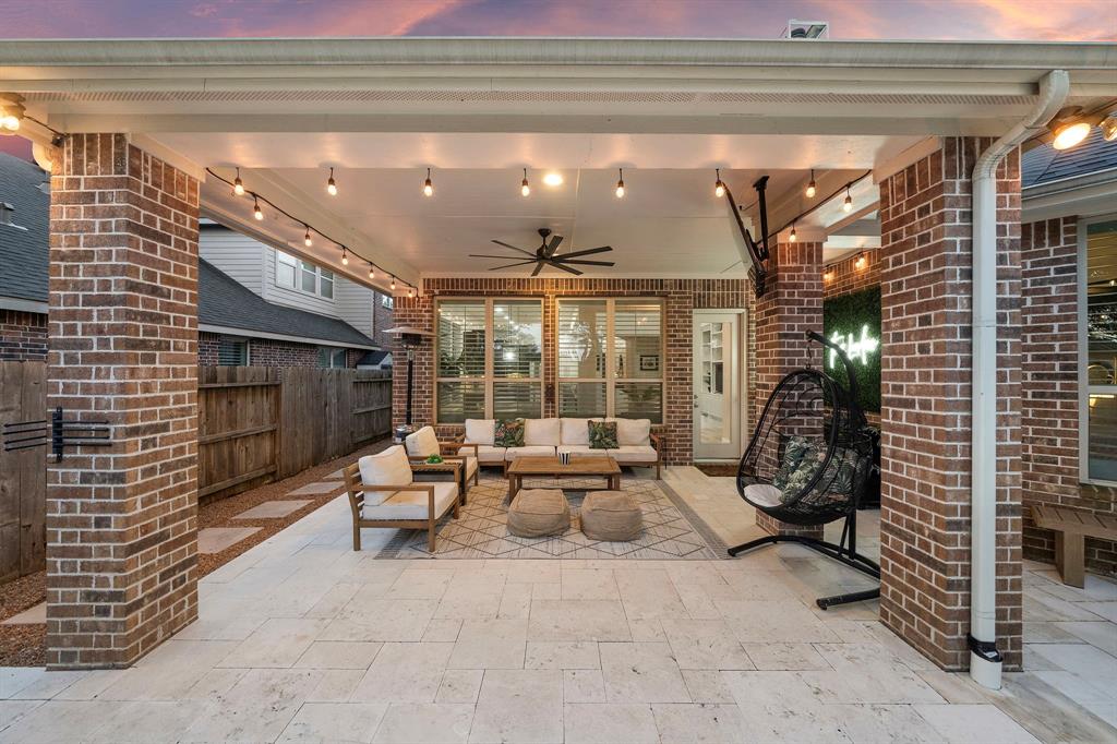 8442 Horsepen Bend Drive, Conroe, Texas image 10