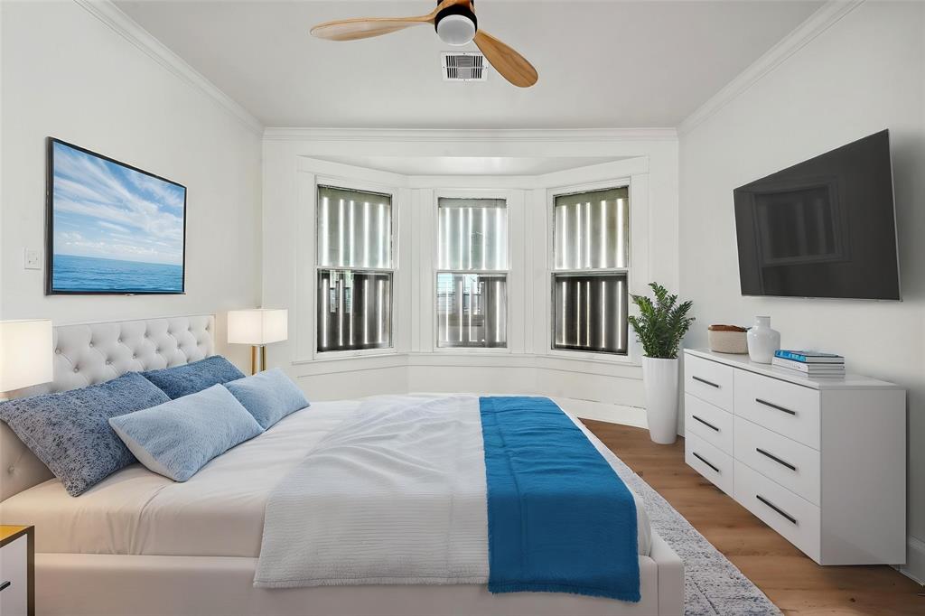 3327 Avenue Q 1/2, Galveston, Texas image 4