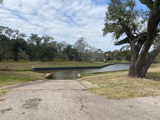 33235 Amberjack Drive, Richwood, Texas image 4