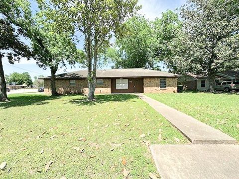 1103 Kelving Way Wharton TX 77488