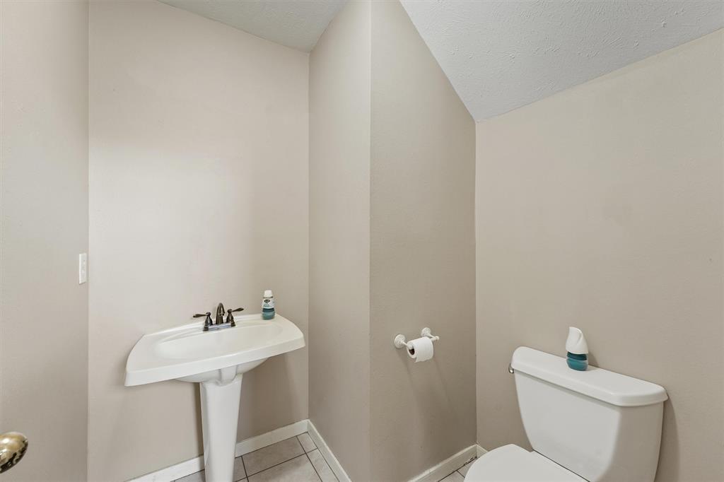 19042 Keyturn Lane, Humble, Texas image 13