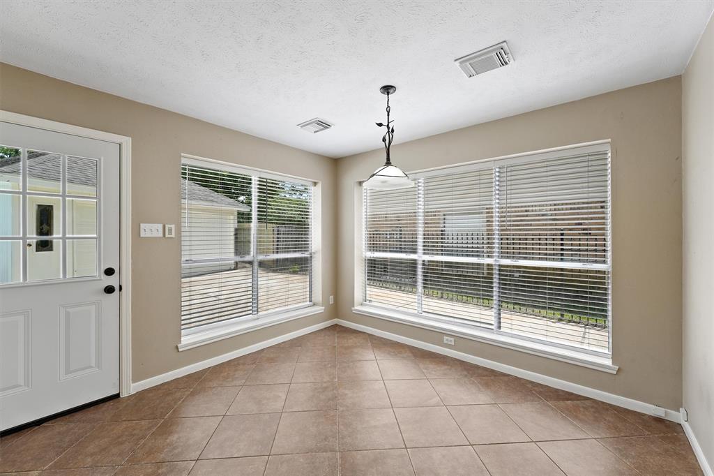 19042 Keyturn Lane, Humble, Texas image 11