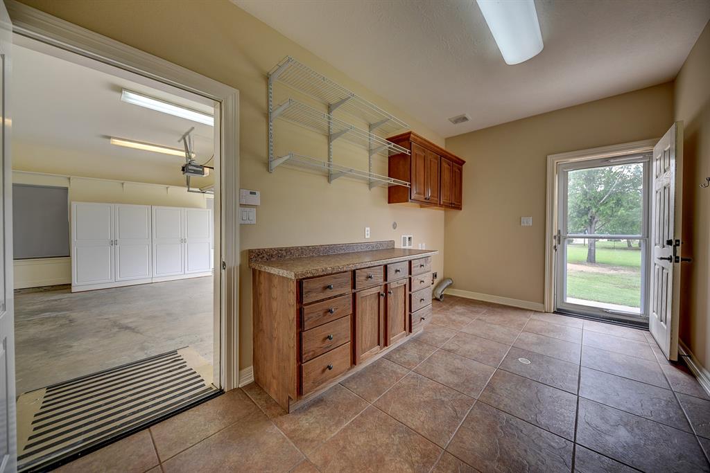 324 Howard Street, Sealy, Texas image 27