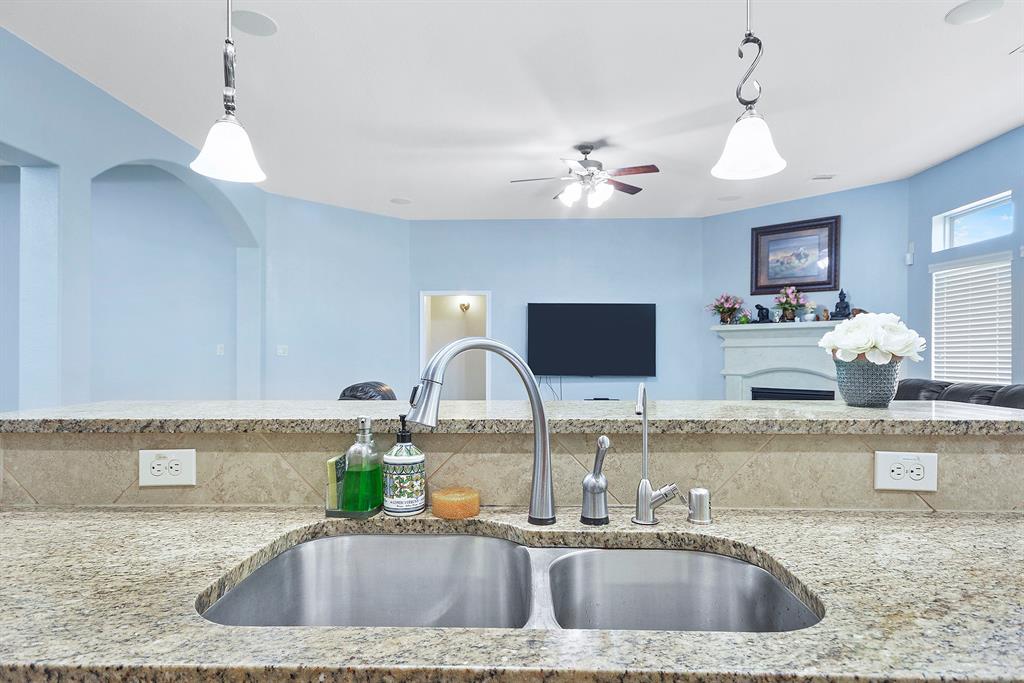 27815 Colonial Point Drive, Katy, Texas image 14