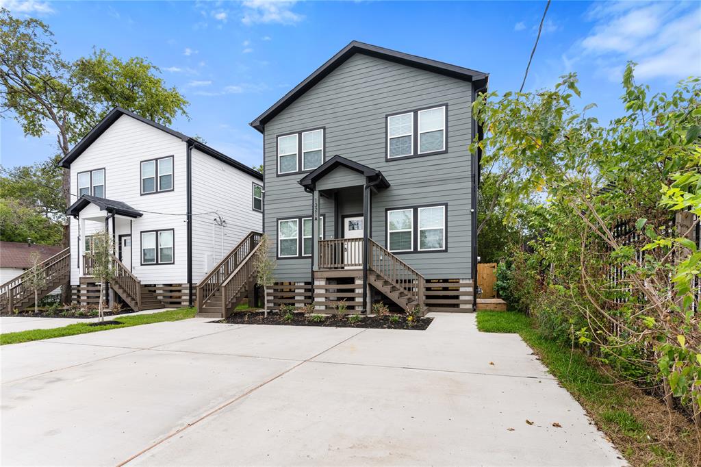 1321 E 35th Street