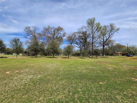 Photo of 105 Easy Street, Palestine, TX 75801 (MLS # 91850503) Photo of 105 Easy Street, Palestine, TX 75801 (MLS # 91850503)