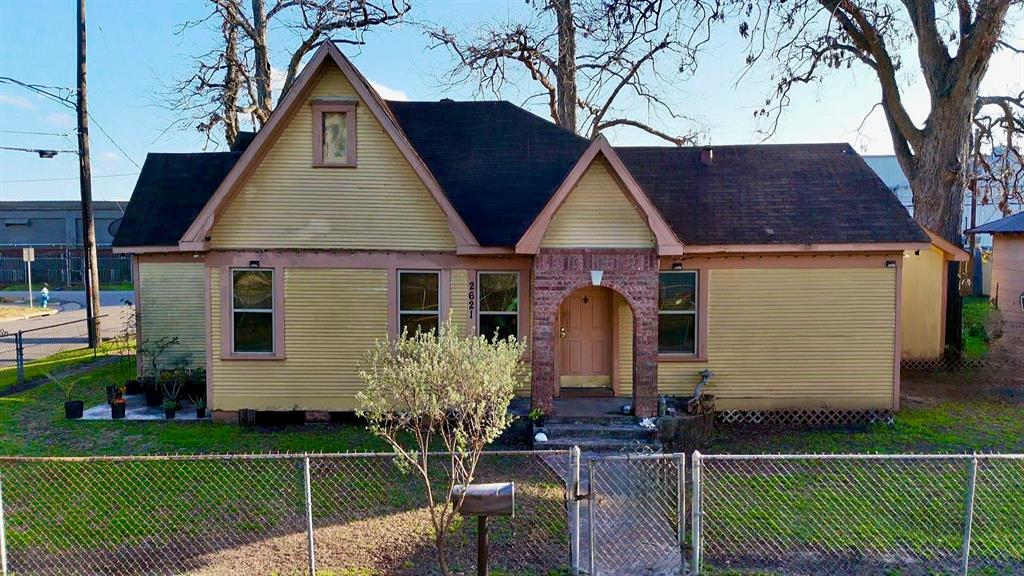 2621 Eastman Street