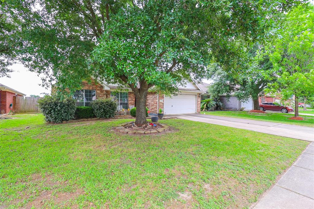 24007 Floragate Drive, Spring, Texas image 3