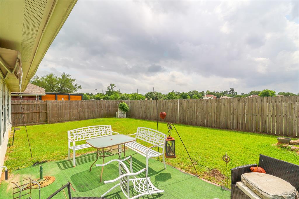 24007 Floragate Drive, Spring, Texas image 35