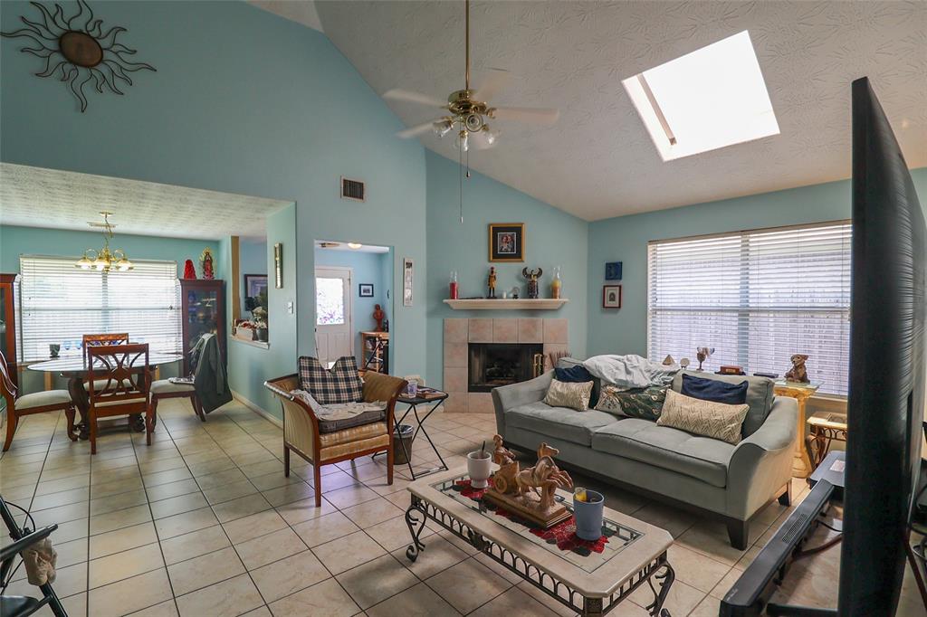 24007 Floragate Drive, Spring, Texas image 25