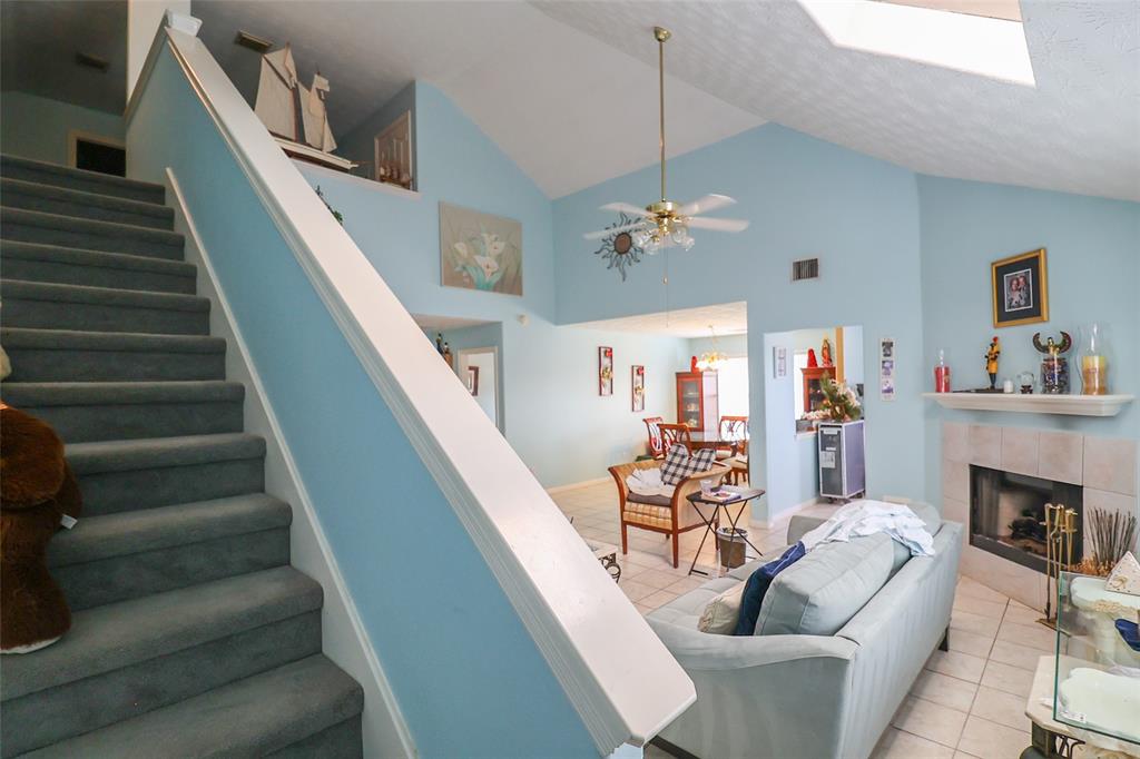 24007 Floragate Drive, Spring, Texas image 19