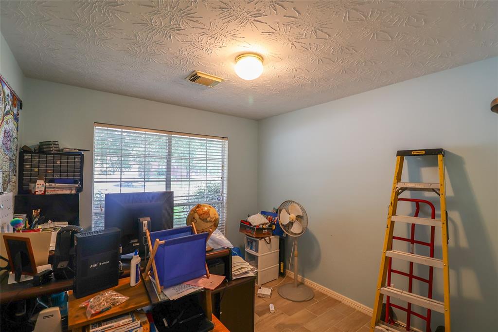 24007 Floragate Drive, Spring, Texas image 5