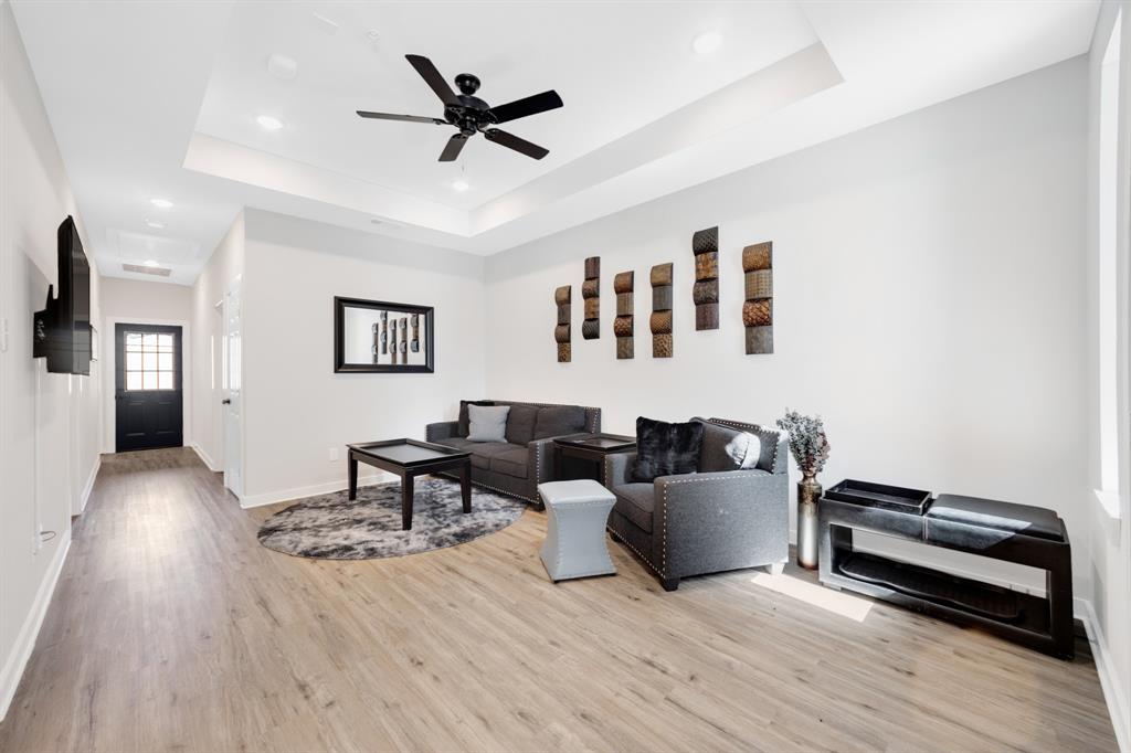 10317 Lake Road 9