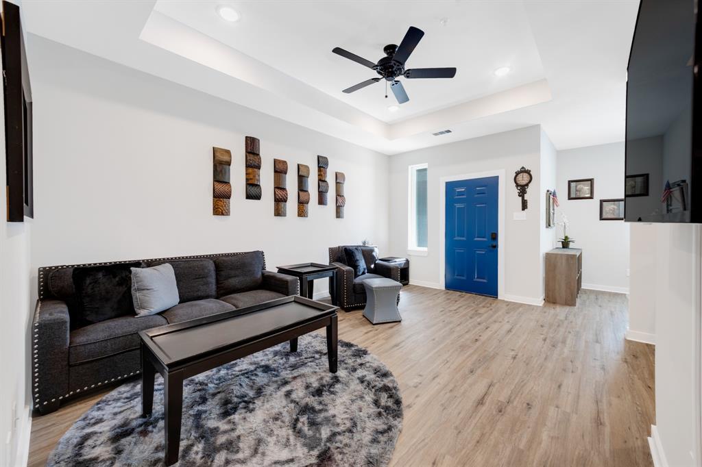10317 Lake Road 9