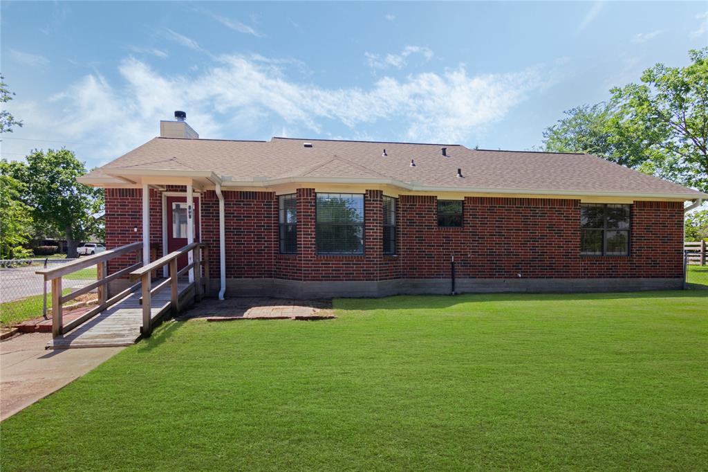 1010 N Shipp Street, Madisonville, Texas image 40