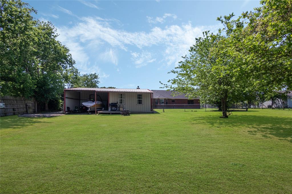 1010 N Shipp Street, Madisonville, Texas image 41