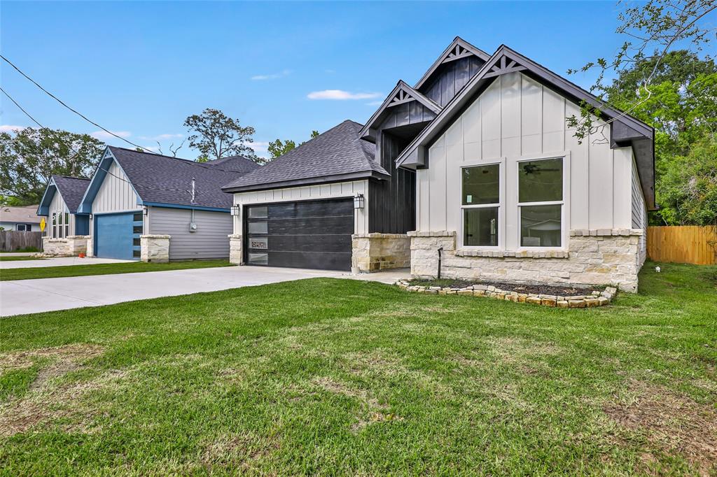 1107 N Main Street, Dayton, Texas image 3