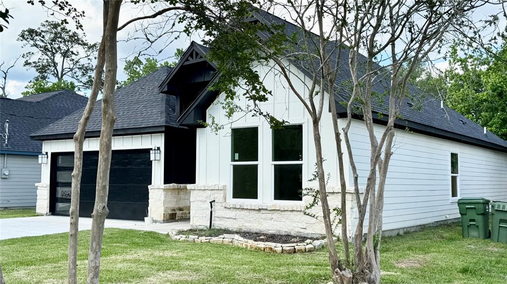 1107 N Main Street
