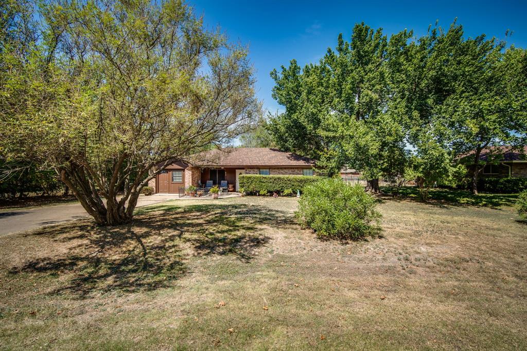 411 Bluebonnet Lane, Red Oak, Texas image 2