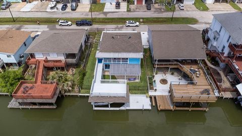 A home in Bayou Vista