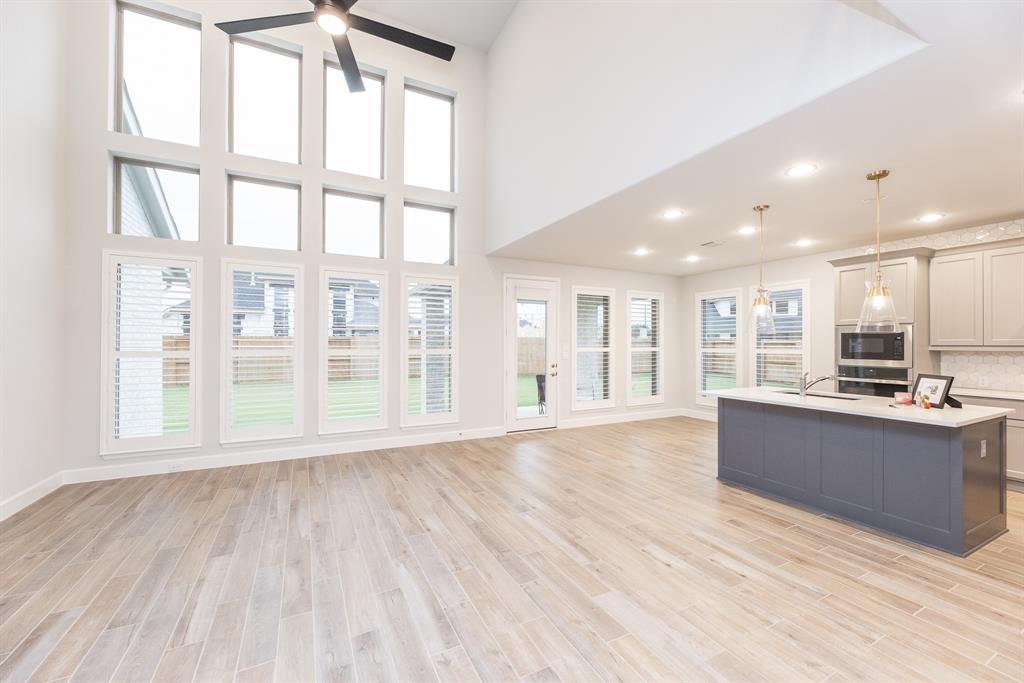 4827 Highland Stream Court, Fulshear, Texas image 3