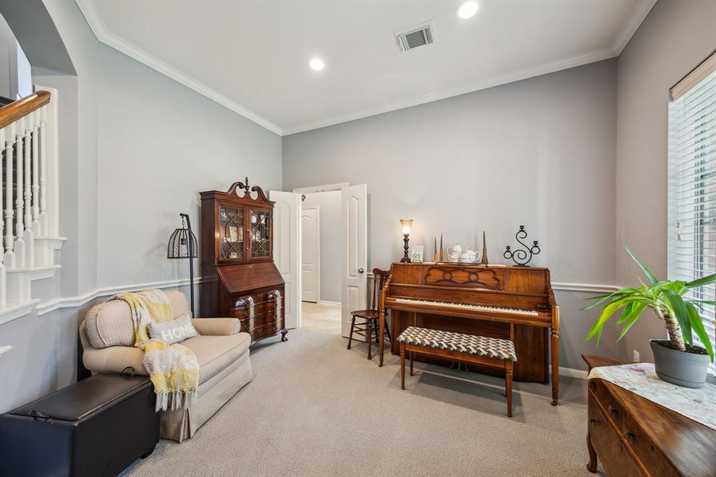 2702 Driftwood Drive