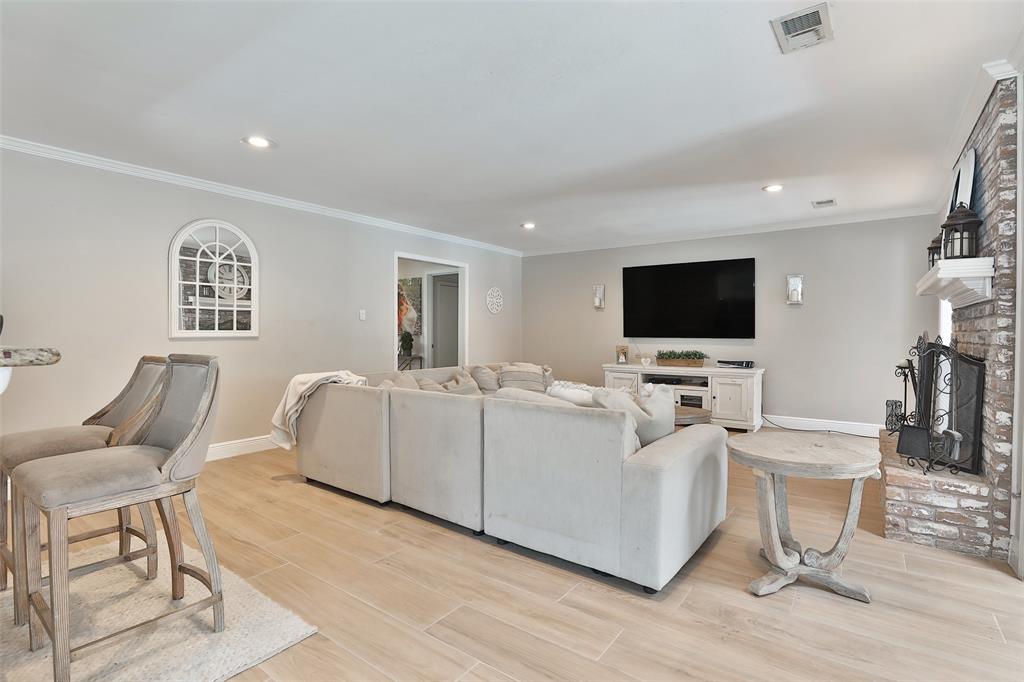 14558 Carolcrest Drive