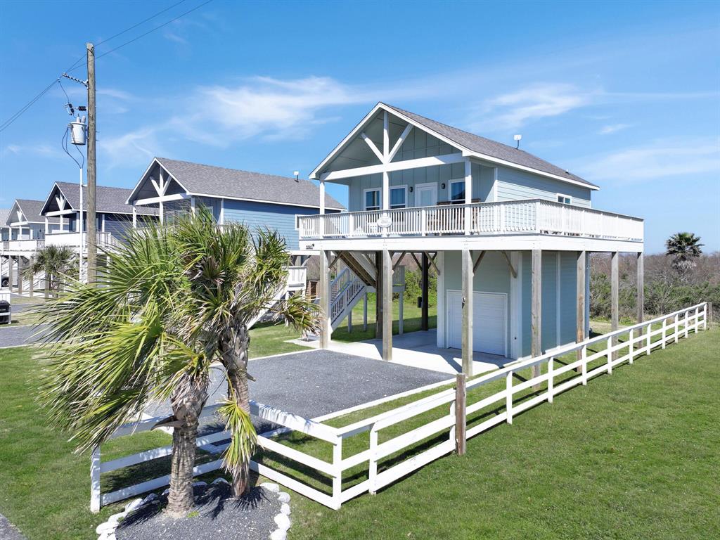 1040 Johnson Road, Gilchrist, Texas image 1