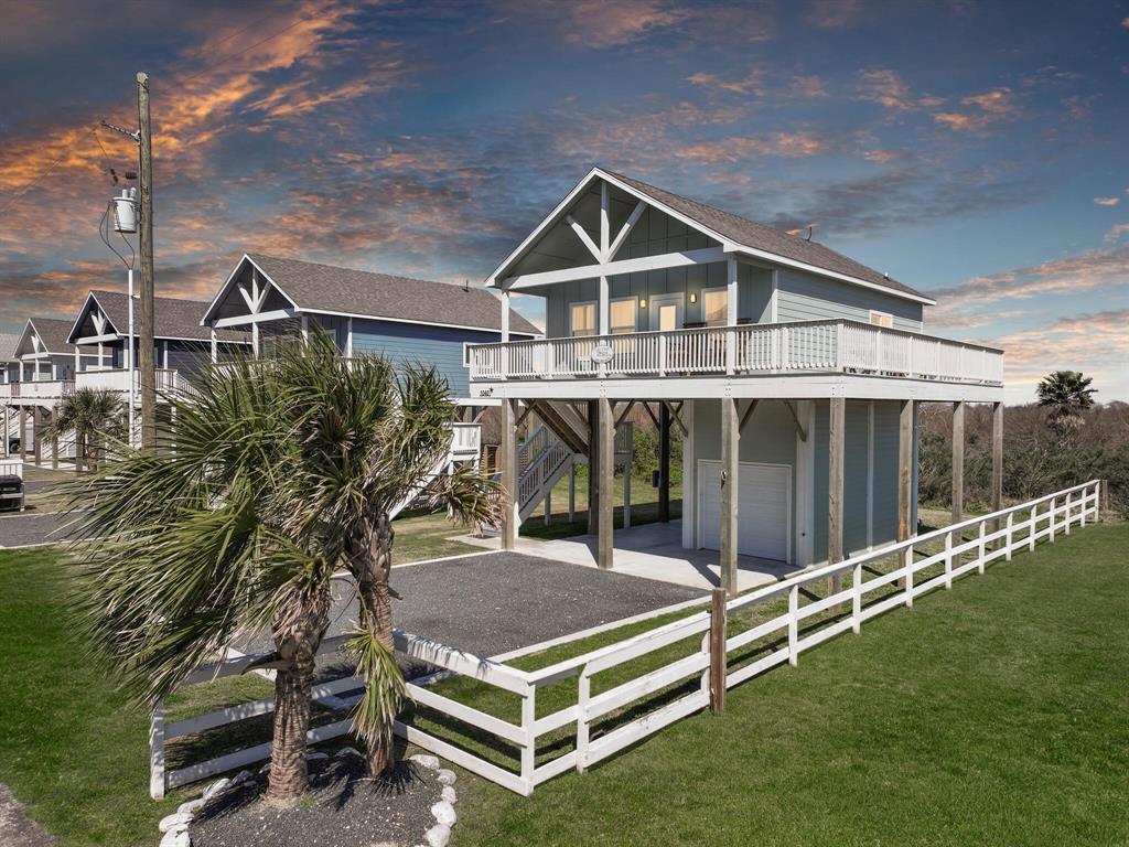 1040 Johnson Road, Gilchrist, Texas image 3