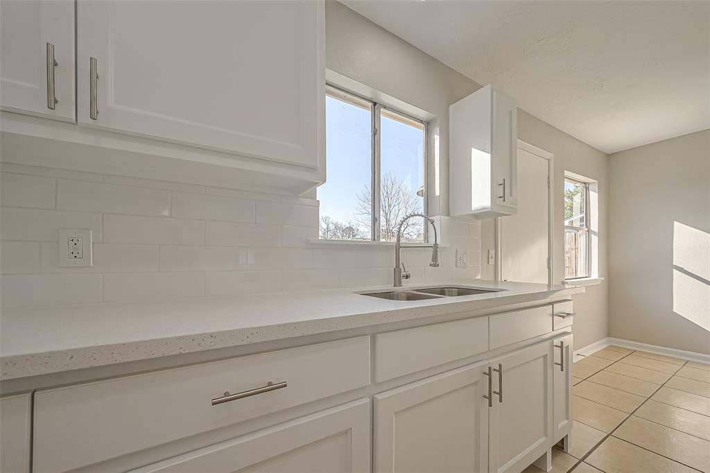 8719 Valley Meadow Drive, Houston, Texas image 18