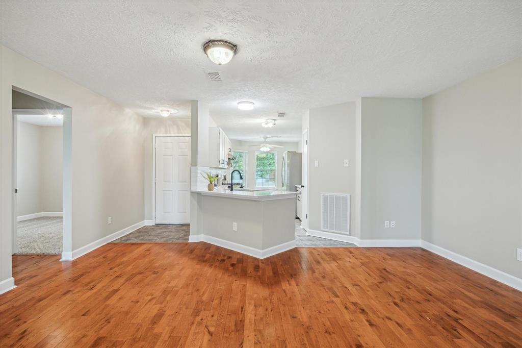 2124 Tower Bridge Road, Pearland, Texas image 9