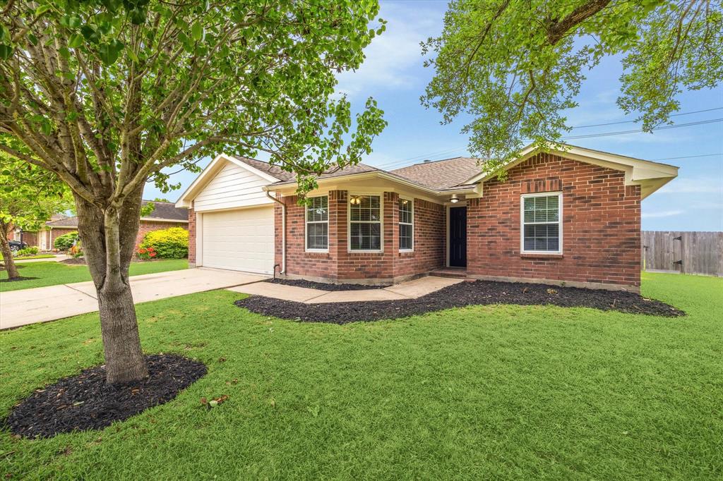 2124 Tower Bridge Road, Pearland, Texas image 4