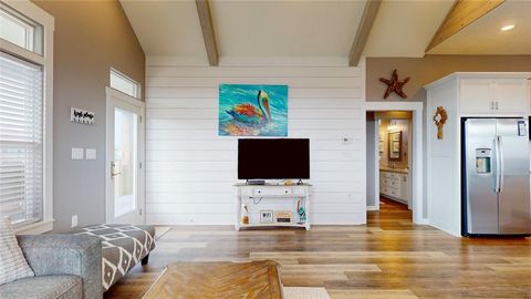 Single Family Residence in Crystal Beach TX 968 Surf 3.jpg