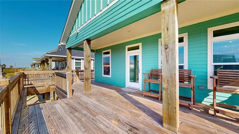 Single Family Residence in Crystal Beach TX 968 Surf 16.jpg